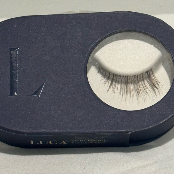 LOVESEEN Luca False Eyelashes - Picture 3 of 3